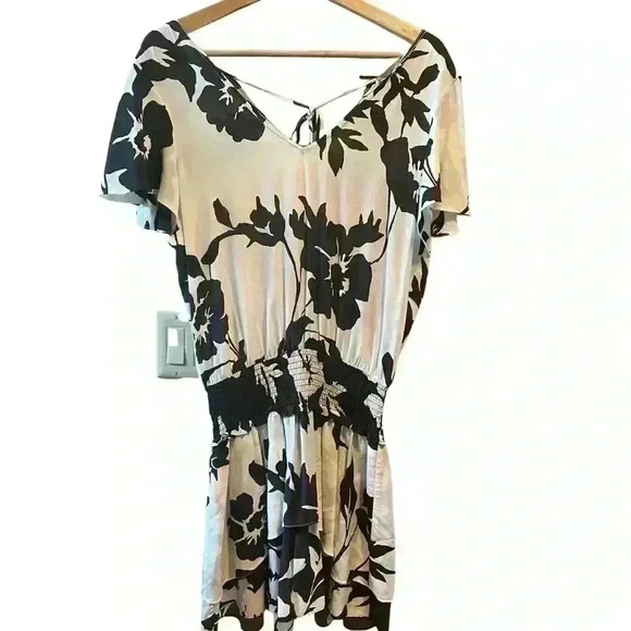 Ramy Brook Ingrid Black White Floral Flutter Sleeve Tiered Mini Dress. - Picture 7 of 14